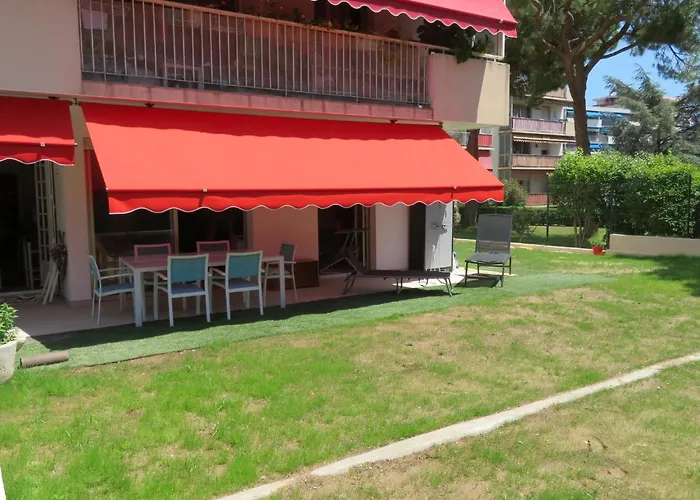 Superbe Rez De Jardin Dans Residence Au Calme